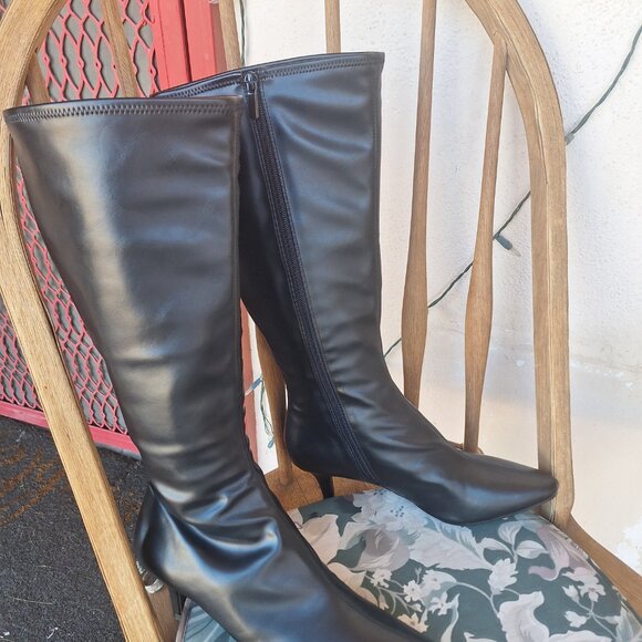 Black below knee boots - Picture 5 of 6